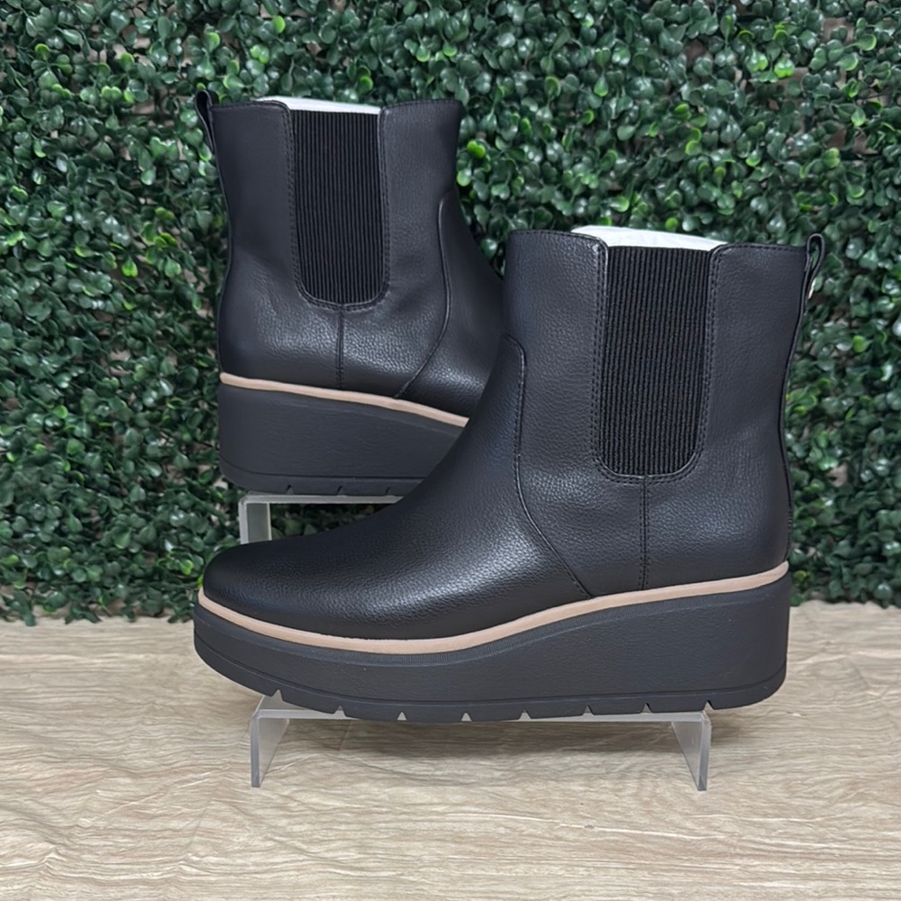 Dr. Scholl's Black Platform Chelsea Ankle Boots